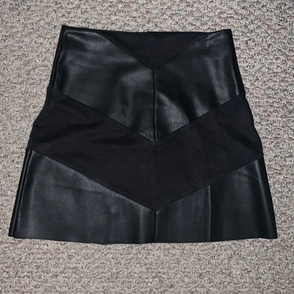 DESIGN LAB Leather & Suede Skirt